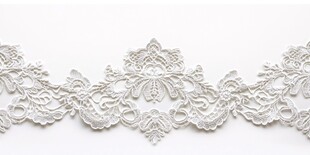精致白色蕾丝花边装饰