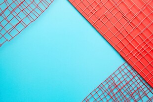 红蓝网格背景创意构图