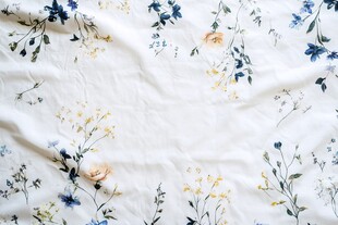 白色花卉印花布料纹理