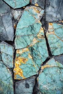 斑驳多彩的碎裂玉石纹理