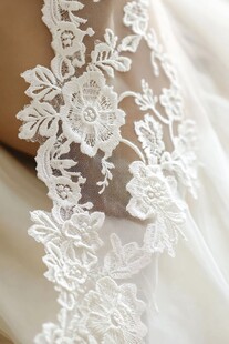 精致白色婚纱蕾丝花边