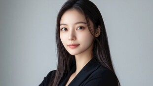 干练黑衣女子优雅肖像