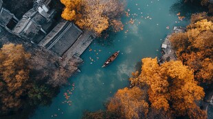 秋景下的水乡小船