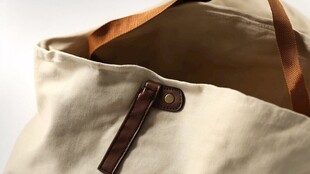 简约帆布包细节特写