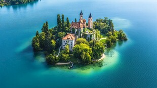 斯洛文尼亚布莱德湖中的小岛