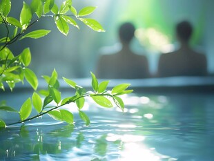 绿叶池边的惬意二人时光