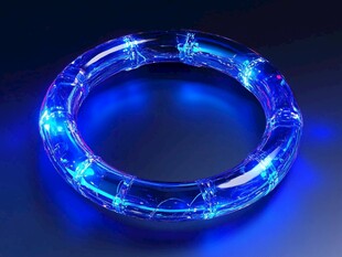 蓝色发光透明圆环装饰品