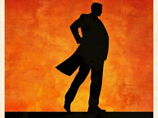 男人夕阳下的潇洒剪影