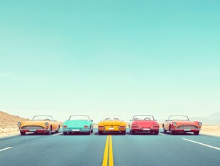 公路上色彩缤纷的复古跑车