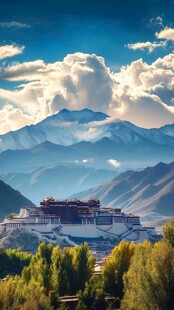 壮丽布达拉宫与巍峨雪山