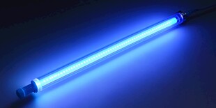 蓝色发光灯管特写