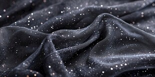 黑色闪光绸布的柔滑质感
