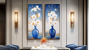蓝瓶花卉挂画装点优雅餐厅