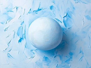 蓝色球体置于蓝调纹理背景