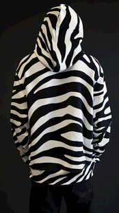 斑马纹连帽衫背影展示