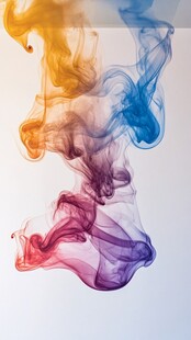 彩色烟雾在空中曼妙舞动