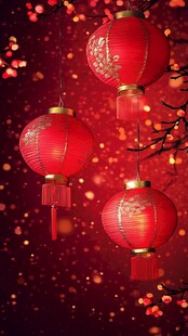 红灯笼装点的喜庆中式场景