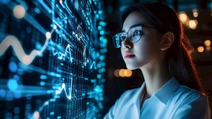 科技女性专注数据可视化