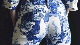 蓝白青花瓷风时尚牛仔裤