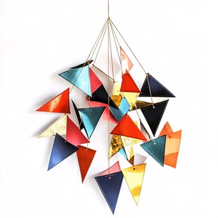 彩色三角片悬挂装饰艺术品