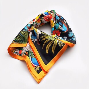 印花真丝方巾 尽显优雅