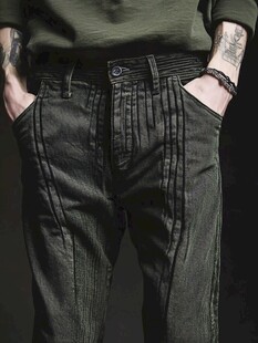 个性工装风男士深色牛仔裤