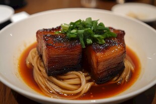 红烧肉盖面 美味诱人