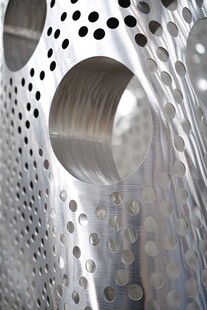 金属穿孔板细节特写