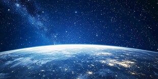 璀璨星空下的地球美景