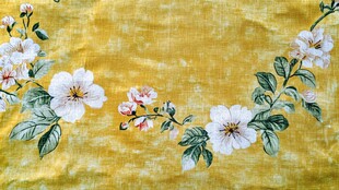 黄色布面花卉精美图案