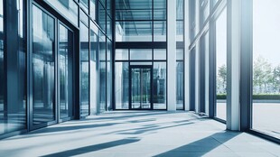 现代玻璃幕墙办公建筑外景