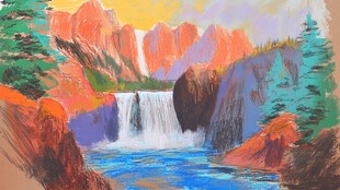 绚丽山水间的壮观瀑布