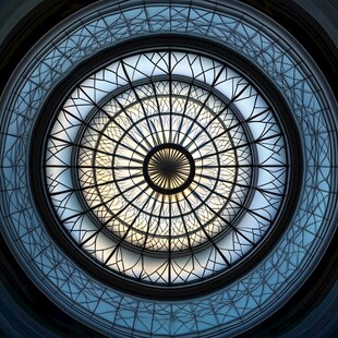 华丽几何图案玻璃穹顶