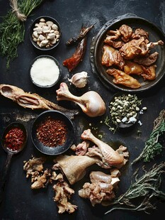 多样鸡肉食材与香料组合