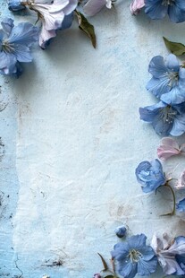 蓝粉花朵装点的淡雅背景