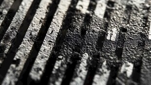 粗糙纹理的金属表面特写