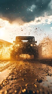 越野悍车在泥泞中驰骋