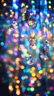 梦幻彩球与闪烁灯光之景