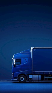 蓝色货运卡车的精致侧影