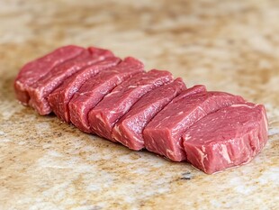 切好的新鲜牛肉块