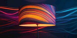 彩色条纹台灯梦幻光影