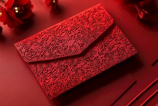 精致红色雕花信封