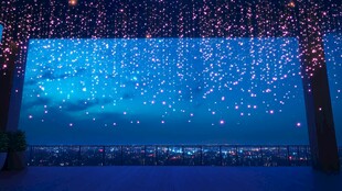 梦幻星空下的城市夜景