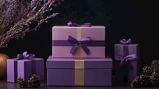 紫色系精美礼品盒展示