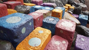 多彩趣味砖块艺术造型展示