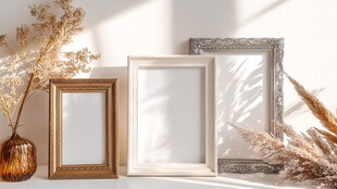 复古相框与干花装饰摆件