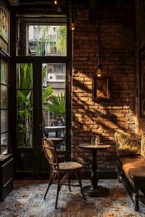 复古风室内绿植环绕小角落