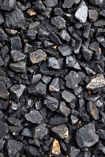 黑色碎石特写
