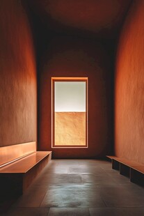 室内静谧空间 暖色调窗户