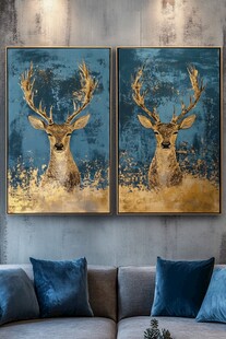 双鹿挂画装点雅致客厅空间